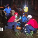Mujer lesionada tras caer desde siete metros al fondo de un cauce en Managua Foto: Mujer lesionada tras caer desde siete metros al fondo de un cauce en Managua/TN8