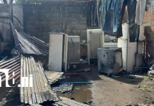 Incendio consume vivienda y deja cuantiosas pérdidas materiales en Chinandega Foto: Voraz incendio deja cuantiosas pérdidas materiales en una vivienda del barrio Santa Ana, en Chinandega/TN8