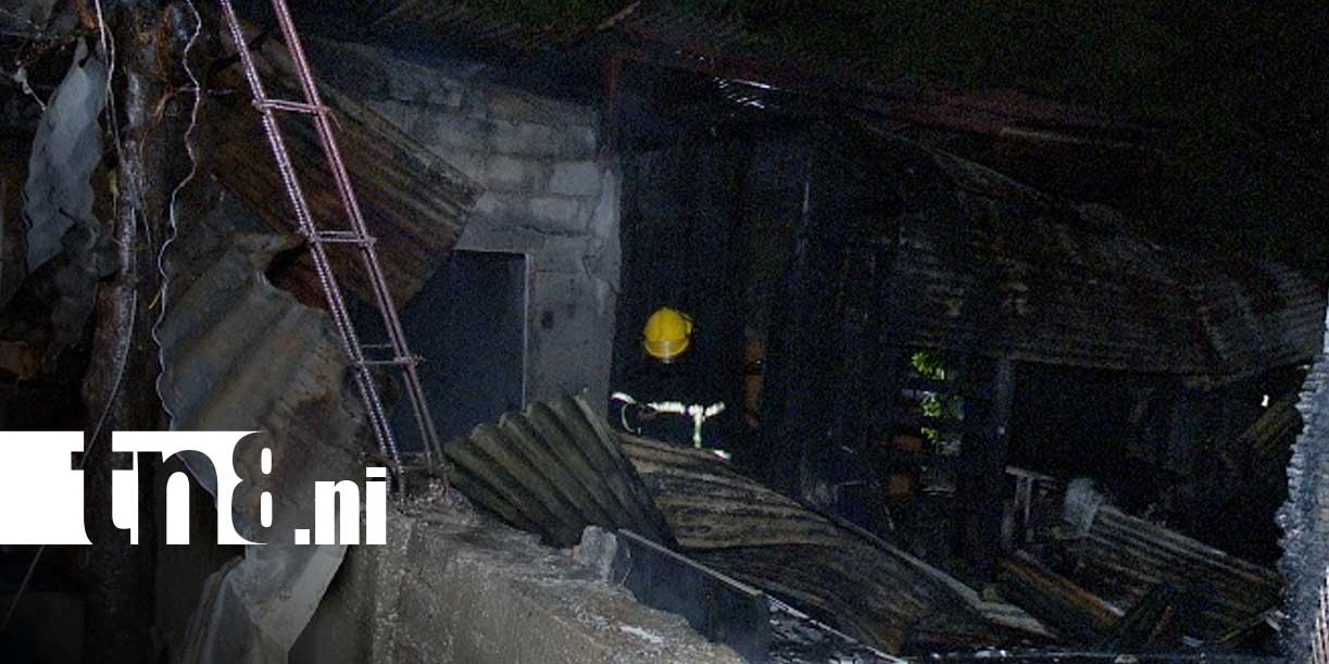 FOTO: Incendio consume vivienda en Managua/TN8