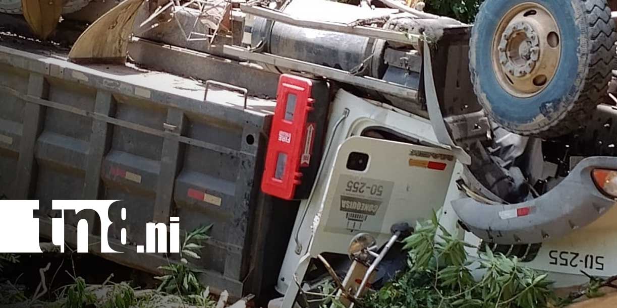Foto: Conductor de camión resulta lesionado tras caer a un abismo en Chontales/TN8