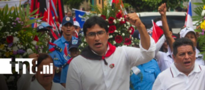 1 Foto: Militancia sandinista de Granada rinde homenaje al Comandante Pedro Aráuz Palacios/TN8