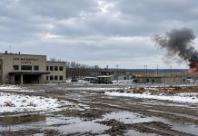 Incendio en base militar de Canadá deja cuatro soldados muertos y decenas de heridos