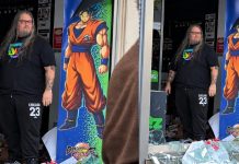 Foto: Empleado de tienda de videojuegos en Francia se vuelve viral/Cortesía