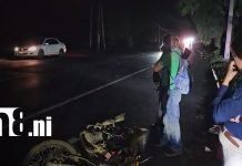 Motociclista resulta herido tras chocar contra un vehículo en la carretera nueva a León