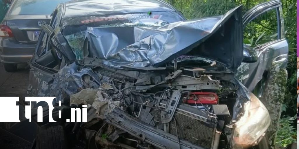 Foto: Tres personas resultan lesionadas en accidente entre autobús y taxi en Nueva Guinea/TN8