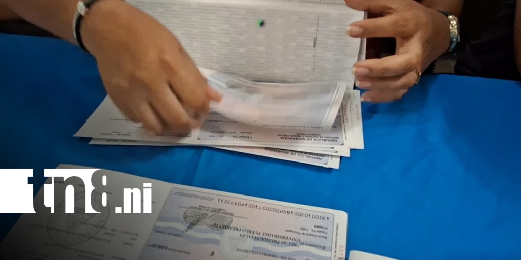 Foto: Más de 300 universitarios de Granada reciben becas de estudios del Gobierno de Nicaragua/TN8