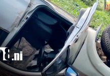 ¡Tremendo susto! Camioneta termina dentro de un cauce en carretera a Boaco Foto: Camioneta termina en un cauce en Boaco/TN8