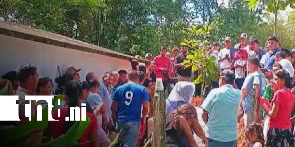 Foto: Siuna despide a madre e hija asesinadas en Costa Rica/TN8