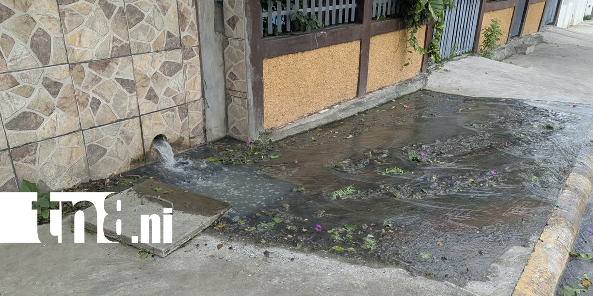 Foto: Familias afectadas por aguas negras esperan respuesta de ENACAL/TN8