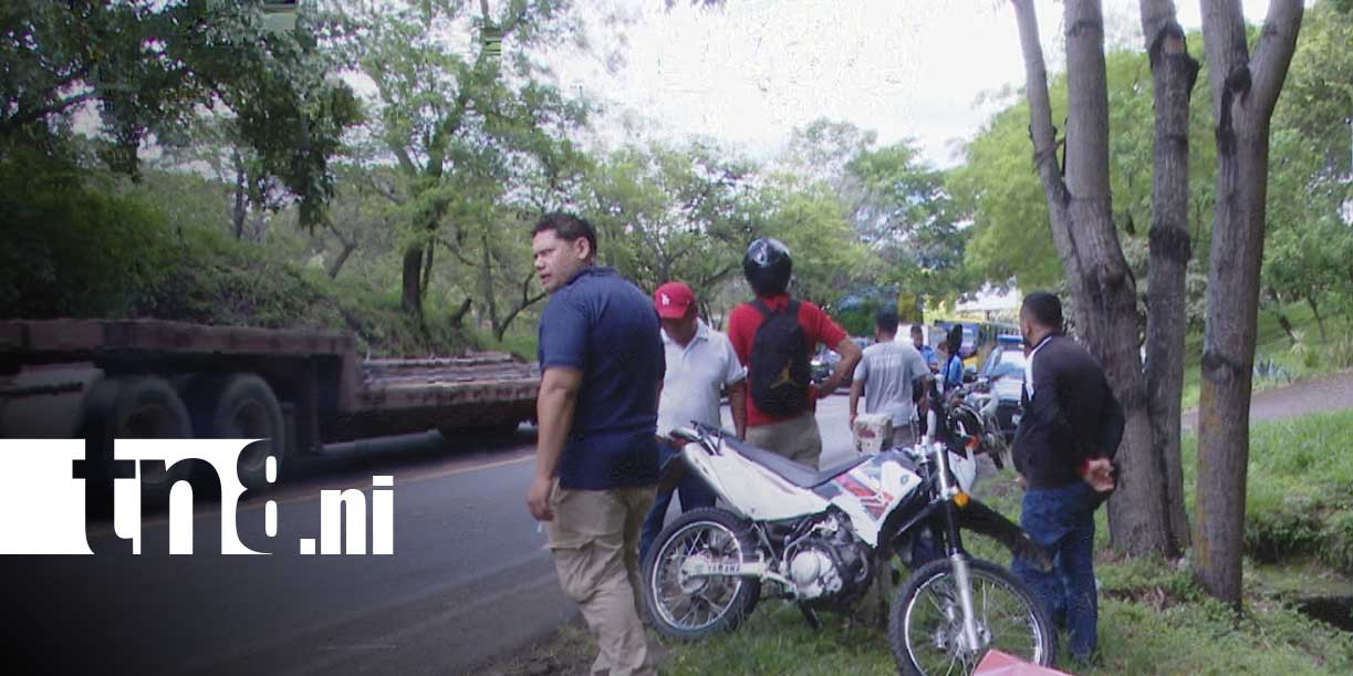foto: Dos personas lesionadas luego de caer de motocicleta en carretera Panamericana/tn8