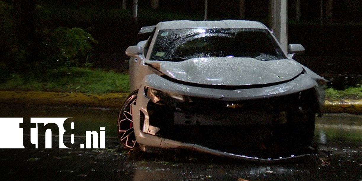 Foto: Conductor sale ileso tras aparatoso accidente en Las Colinas/TN8