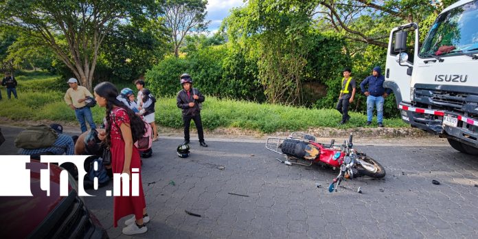 Foto: Motociclista muere tras impactar contra un camión en San Fernando, Nueva Segovia/TN8
