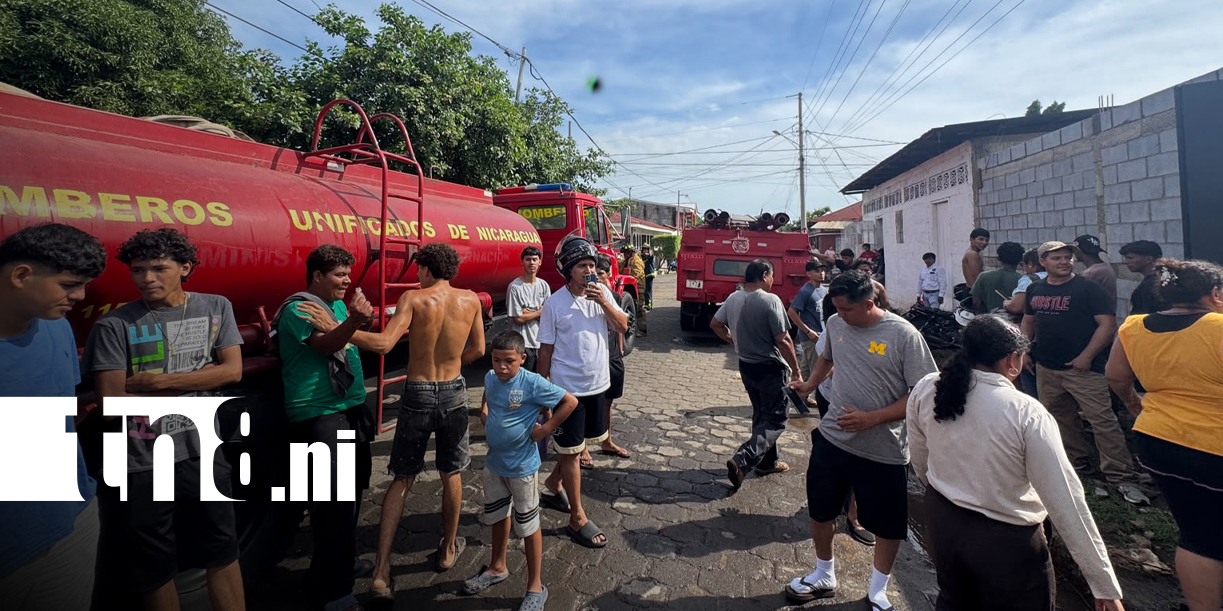 Foto: Voraz incendio deja cuantiosas pérdidas materiales en una vivienda del barrio Santa Ana, en Chinandega/TN8
