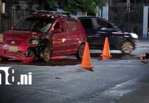 Lluvia y versiones contradictorias tras accidente que dejó dos lesionados Foto: Accidente en Managua deja dos jóvenes lesionados tras colisión/TN8