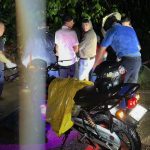 Foto: Rescatan con vida a dos motociclistas arrastrados por fuertes corrientes en El Ayote/TN8