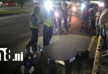 Motorizado y acompañante resultan gravemente heridos tras accidente en Managua