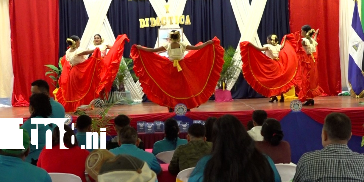 Foto:Docentes de Matagalpa transforman las aulas con innovación/TN8