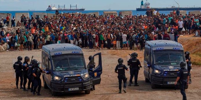 Foto: Migrantes abandonan Ceuta y regresan a Marruecos/Cortesía Foto: Migrantes abandonan Ceuta y regresan a Marruecos/Cortesía