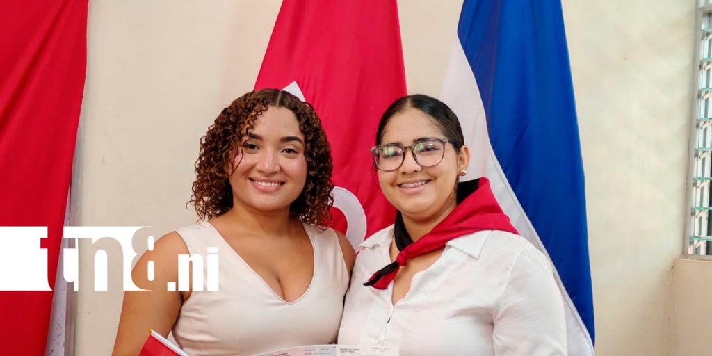 foto: Estudiantes universitarios de Rivas reciben becas de 6,000 córdobas/tn8