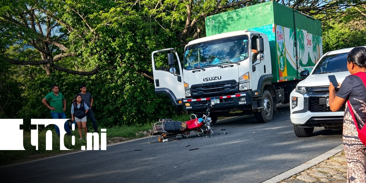Foto: Motociclista muere tras impactar contra un camión en San Fernando, Nueva Segovia/TN8