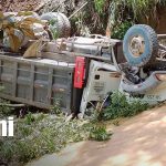 Foto: Conductor de camión resulta lesionado tras caer a un abismo en Chontales/TN8