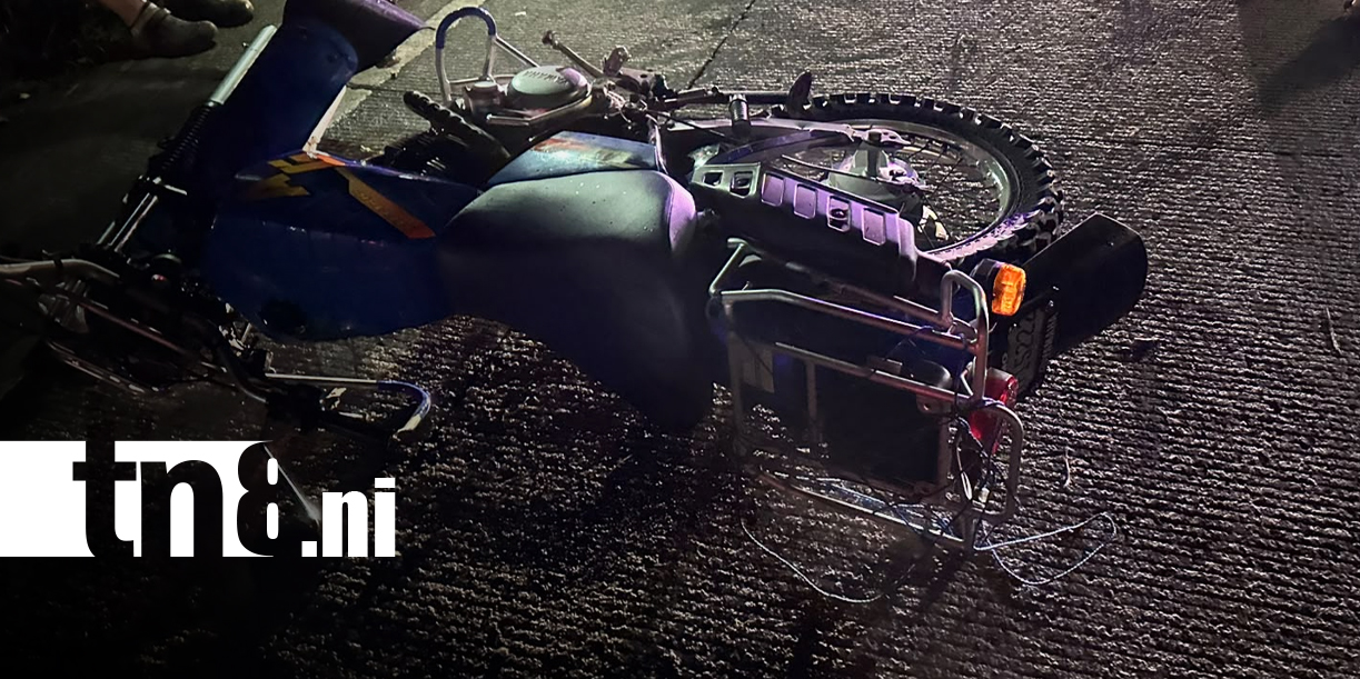 Foto: Motociclista resulta lesionado tras impactar contra una valla metálica en Río Blanco/TN8