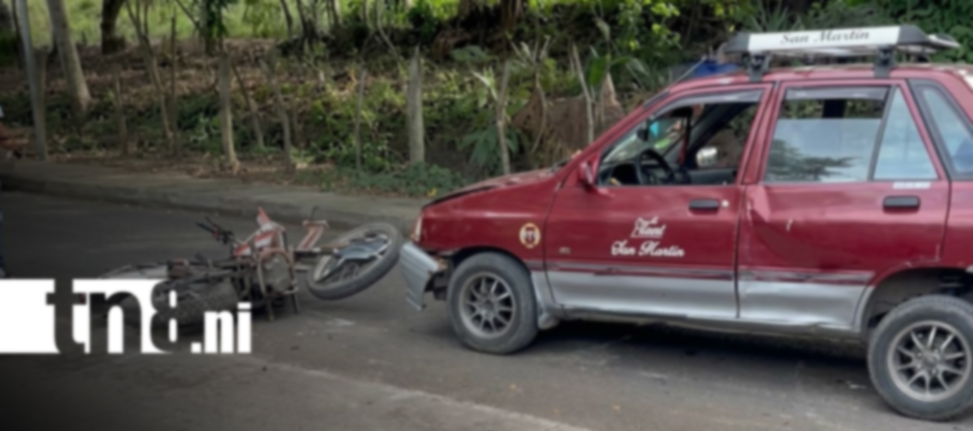 Foto: ¡Salieron por los aires! Motociclista choca contra taxi en Matagalpa/TN8