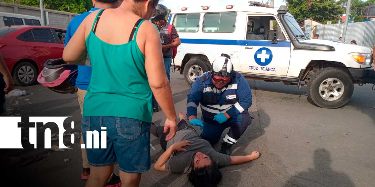 Foto: Dos mujeres heridas tras choque con bus en Managua/TN8