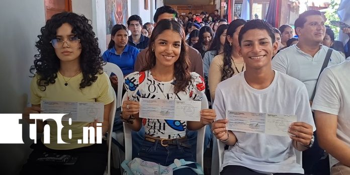 3 Foto: Más de 300 universitarios de Granada reciben becas de estudios del Gobierno de Nicaragua/TN8