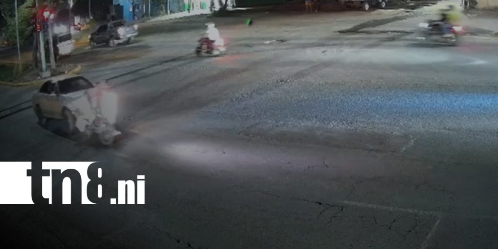 Foto: Motociclista sale volando tras ser embestido en el cruce de la muerte en Managua/TN8