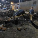 Abandonan vehículo tras terminar dentro de una excavación en El Madroño, Managua Foto: Abandonan vehículo tras terminar dentro de una excavación en El Madroño, Managua/TN8