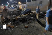 Foto: Abandonan vehículo tras terminar dentro de una excavación en El Madroño, Managua/TN8