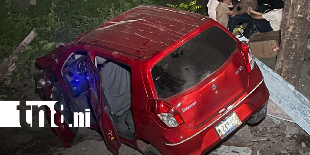 Foto: Automóvil pierde el control e impacta contra una casa /TN8