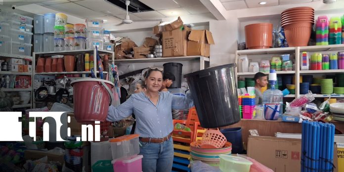 Foto: Mercado Oriental ofrece ropa, juguetes y adornos/Tn8