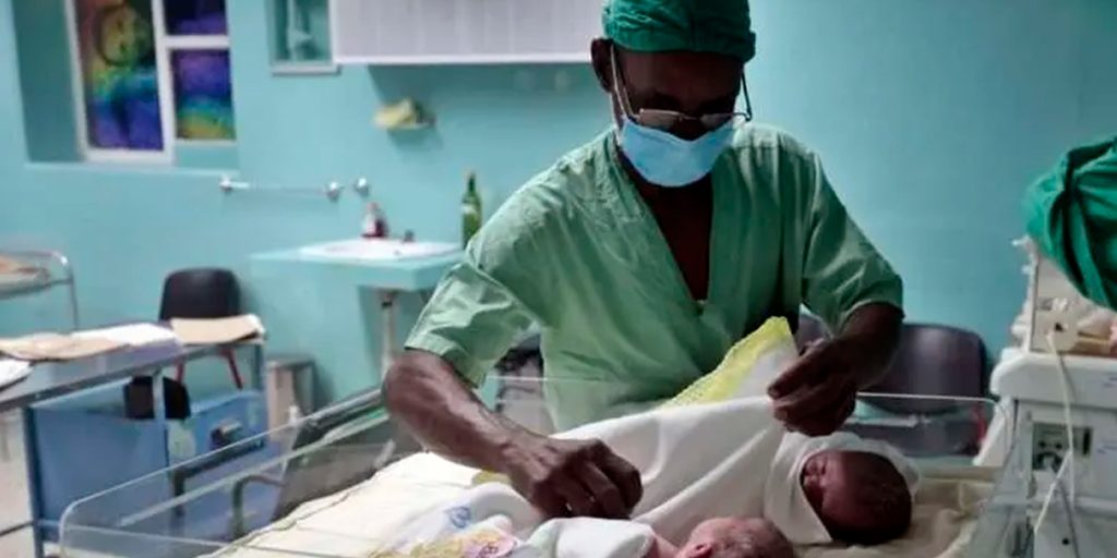 foto: Bloqueo de Estados Unidos: médico cubano advierte sobre la crisis de insumos médicos/cortesía