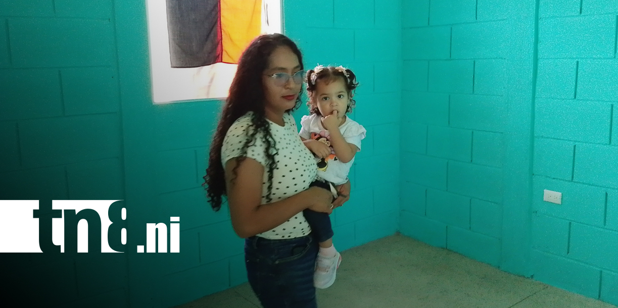 Foto: Entre lágrimas de alegría, familias de Nandaime cumplen el sueño de tener casa propia/TN8