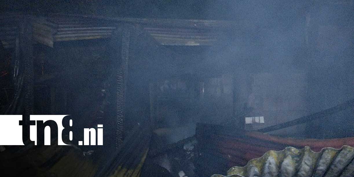 FOTO: Incendio consume vivienda en Managua/TN8
