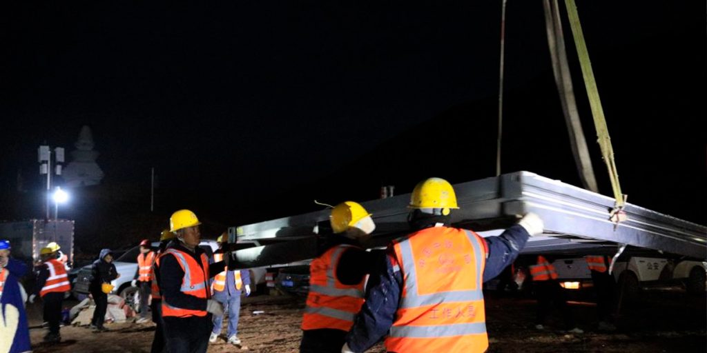foto: China avanza en la atención habitacional tras terremoto en el distrito de Baqen/cortesía