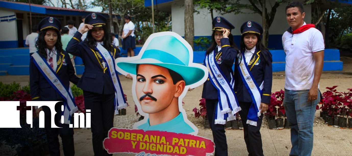 Foto: Estudiantes de Catarina rinden homenaje a Benjamín Zeledón con alfombra floral/TN8