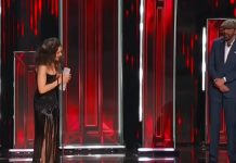 Rosalía recibe el Salón de la Fama de Billboard y honra a sus maestros Foto: Rosalía recibe un premio que marca su carrera / Cortesía