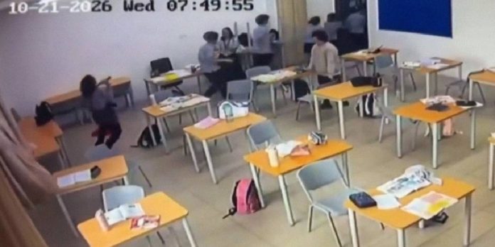 Foto: Joven de 16 años ataca a profesora durante una clase / Cortesía