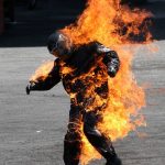 Hombre se prende fuego para evitar un desalojo en Argentina Hombre se prende fuego durante un desalojo / Cortesía