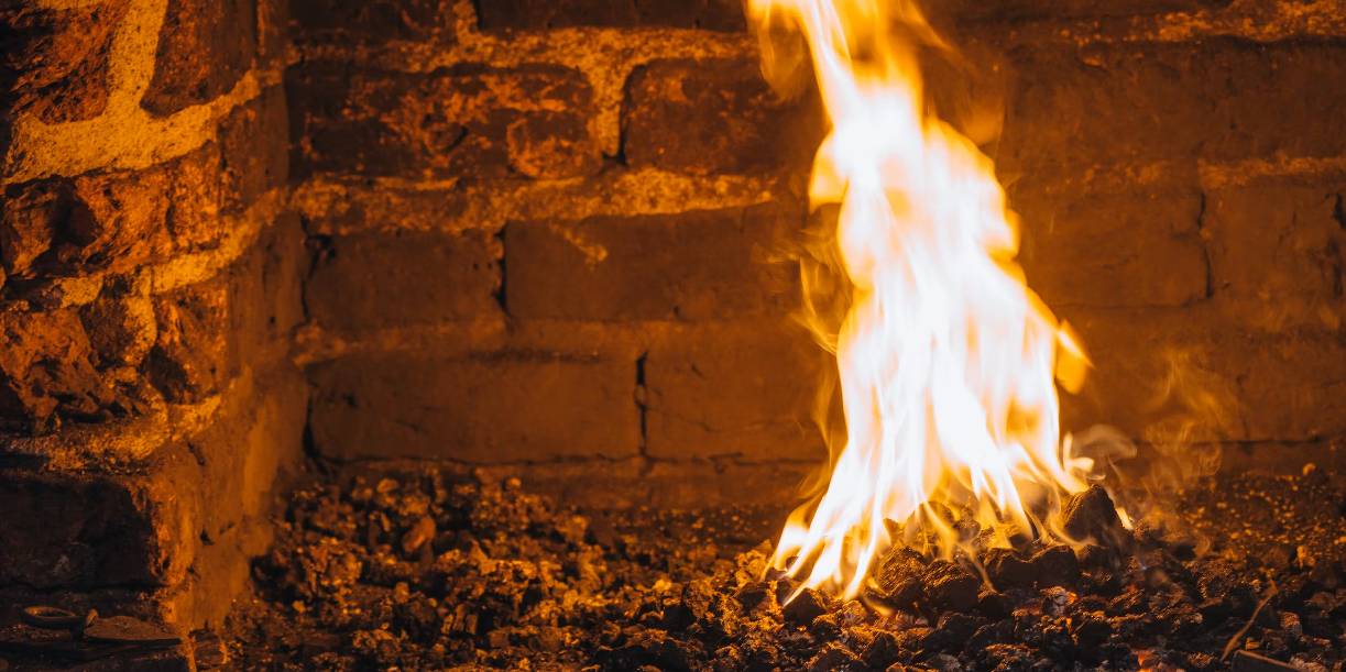 Hombre se prende fuego durante un desalojo / Cortesía