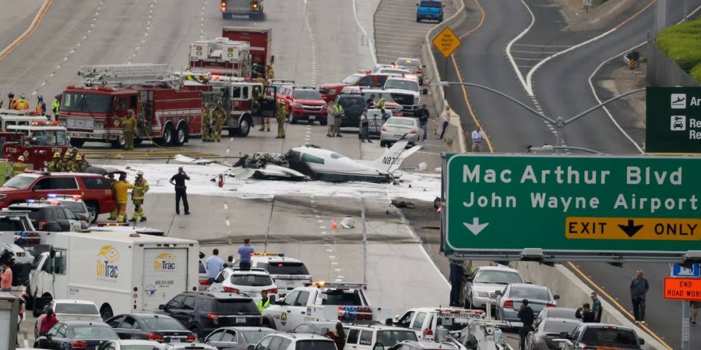 Foto: Tres heridos tras caída de avioneta en California / TN8