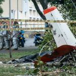 Avioneta cae en una transitada calle de California Foto: Tres heridos tras caída de avioneta en California / TN8