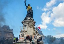 Foto: Francia en tensión: anuncian toques de queda ante los saqueos y disturbios / Cortesía
