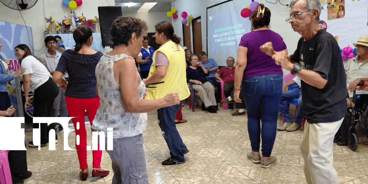 Foto: Adultos mayores disfrutan bailongo en Managua /TN8