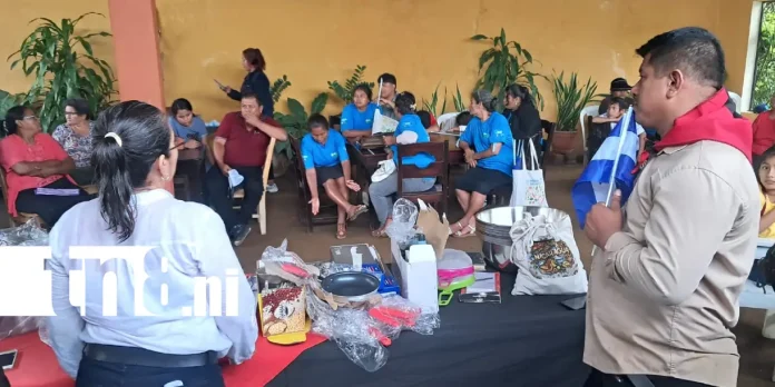 Foto: Mujeres de Ometepe reciben equipos para fortalecer sus emprendimientos /TN8