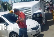Foto: Tráiler choca contra taxi en plena intersección del mercado de Matiguás /TN8