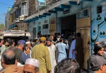 ¡Dolor en Pakistán! Techo de una escuela se desploma y deja 27 niños muertos Foto: Derrumbe en una escuela de Pakistán deja decenas de víctimas /Cortesía